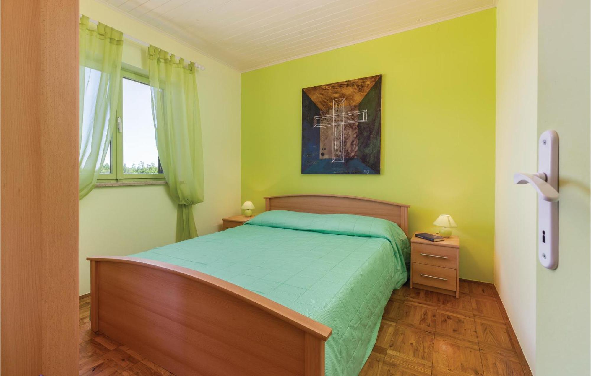 Cozy Apartment In Tar With House Sea View Tar-Vabriga Bagian luar foto