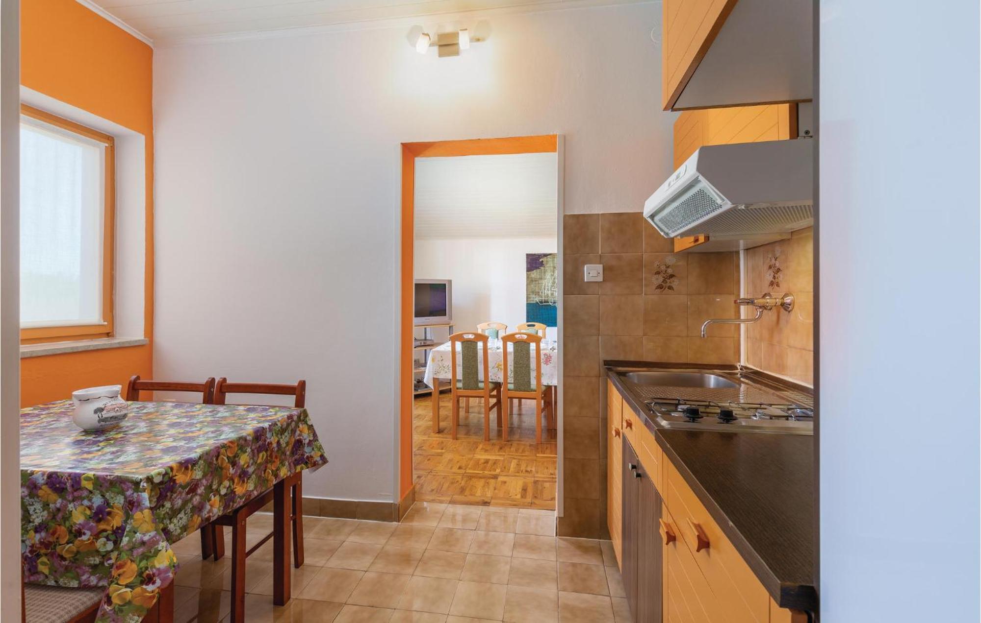 Cozy Apartment In Tar With House Sea View Tar-Vabriga Bagian luar foto